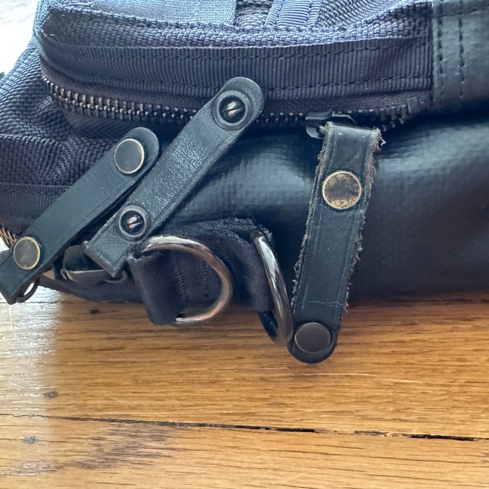 Porter and Co Nylon Messenger Bag - Black - Picture 12 of 15
